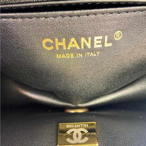 Chanel Navy Quilted Crossbody Bag with Gold Chain - Picture 9 of 9